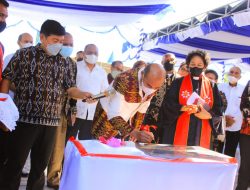 Didampingi Wabup Kupang dan Wali Kota Jayapura, Gubernur VBL Resmikan Gedung Gereja Samaria Noelbaki