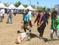 Hadiri Ultah ke 10 Yayasan Elpida, Gubernur VBL, Wabup Jerry dan Kapolres Kupang Tanam Jagung di Lahan TJPS Noelbaki