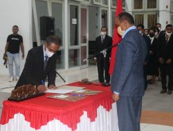 Imanuel Buan Lantik 195 Kepala Sekolah Lingkup Pemkab Kupang