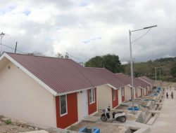 Bupati Kupang Serahkan Kunci Rumah Bantuan Seroja kepada 45 KK Warga Desa Bokong