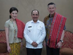 Program Bantuan Warga Kurang Mampu Pemkot Kupang Dapat Apresiasi Pastor Philip Mantofa