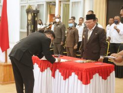 Bupati Korinus Lantik 43 Pejabat Struktural Pemkab Kupang