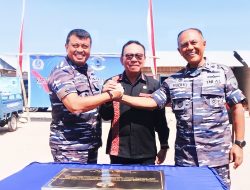 Bupati Korinus Apresiasi Program Karya Bhakti Wilayah Perbatasan TNI AL