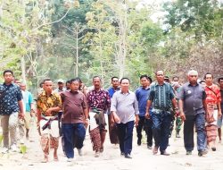 Bupati Korinus Bangga Warga Pakubaun Lestarikan Budaya Gotong Royong