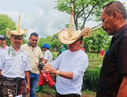 Bupati Kupang dan Masyarakat Tanam Lamtoro Terambah di Kuimasi