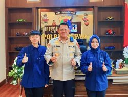 Demi Idola, Dua Gadis Disabilitas Asal Sumut Kunjungi Kapolres Kupang