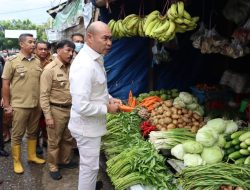 Gubernur dan Pj Wali Kota Kupang Pantau Harga di Pasar Kasih Naikoten