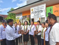 Kunjungi SDN Fontein 1, PJ Wali Kota Kupang Minta Guru Jadi Teladan Bagi Murid