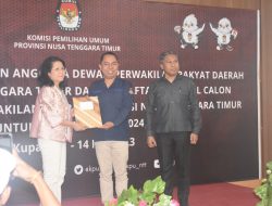 Incumbent Senator Hilda Manafe Resmi Daftar ke KPU NTT