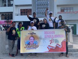 Gaungkan Semangat Kemerdekaan di HUT RI ke 78, Relawan Jeriko Bagi – bagi Bendera ke Warga