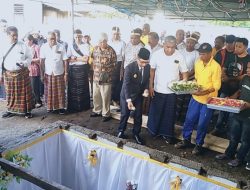 Pj Gubernur NTT Ayodhia Kalake Hadiri Upacara Pemakaman Josef Blasius Bapa