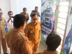 Pj Gubernur Ayodhia Kalake Tinjau BTTG di Desa Noelbaki