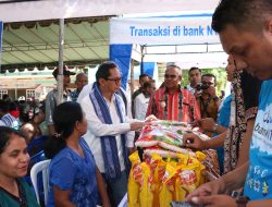 Kunker di TTS, Pj Gubernur NTT Gelar Pasar Murah dan Pantau Lonjakan Harga di Pasar SoE