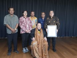 Helat Donor Darah Serentak di 33 Propinsi, SMSI Raih Penghargaan MURI