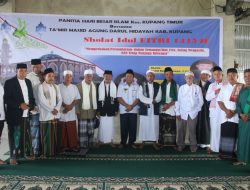 Pj Bupati Pantau Sholat Idul Fitri di Masjid Agung Darul Hidayah Naibonat