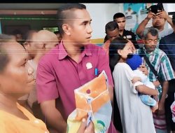 Dewan Salurkan Bantuan Sembako dan Perlengkapan Bayi ke Korban Banjir Fatuleu Barat 