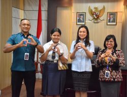 Wawali Serena Apresiasi Karya Puisi Tentang Lingkungan Pelajar SMP Citra Bangsa Kupang 