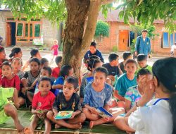 WoW, Mahasiswa Unika dirikan Pojok Baca di Desa Belobatang -Lembata 