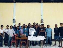 Mahasiswa KKN Unwira Kupang Latih Pemuda Desa Bakalerek Lembata Tulis Berita 