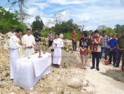 Wali Kota Kupang Hadiri Peletakan Batu Pertama Pembangunan Kapela St. Yoseph Naioni