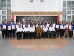 Bupati Yosef Lede Serahkan SK Kenaikan Pangkat ke 120 ASN Pemkab Kupang 