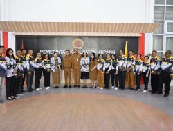 Bupati Kupang Buka Lomba Cerdas Cermat dan Mengajar Antar Guru 