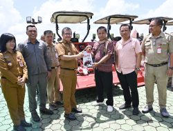 Berkat Terus Mengalir, Bupati Kupang Kembali bagi Alsintan ke Poktan 