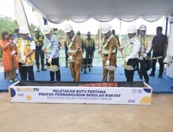 Gedung Sekolah Rakyat Dibangun di Oelnasi, Bupati Kupang dan Gubernur NTT Letakkan Batu Permata 