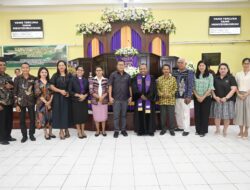 Bupati Kupang Ibadah di GMIT Ebenhaezer Tarus, Ajak Jemaat Ikut Prosesi Paskah 