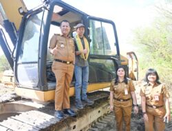 Bupati Kupang Pimpin Cetak Sawah Baru di Oelatimo, Berdayakan Lahan Tidur 77 Hektar