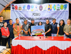 Bupati Kupang Serahkan Rp.1 Miliar untuk Korban Gempa Flores, Donasi ASN dan Masyarakat