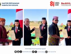 HUT RI ke-81, Kantah Kabupaten Kupang Serahkan Sertifikat Tanah ke Pemkab dan Pemprov NTT