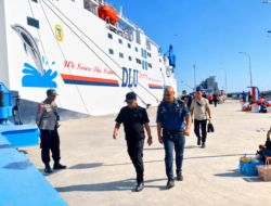Bupati Kupang Pimpin Rombongan Bawa Bantuan untuk Korban Gempa Flores