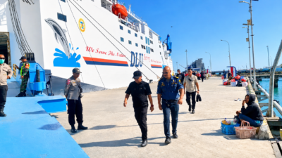 Bupati Kupang Pimpin Rombongan Bawa Bantuan untuk Korban Gempa Flores