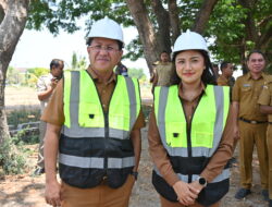 Bupati Kupang Letakkan Batu Pertama Pembangunan Perumahan Kejari di Oelamasi
